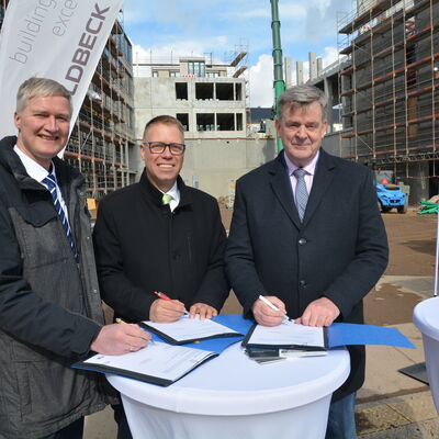 HWK, IHK und IGS Willy Brandt schlie�en Kooperation 